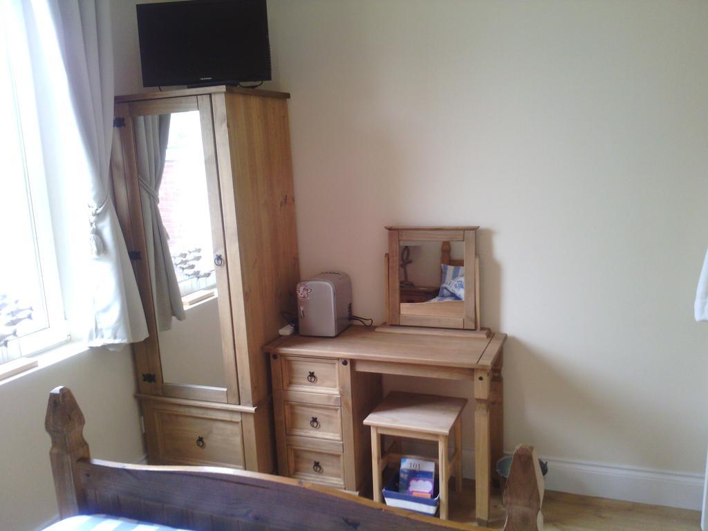 Yew Tree House 2*